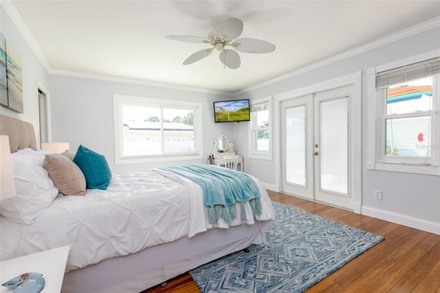 110 SUNSET DRIVE S, St Petersburg, FL 33707