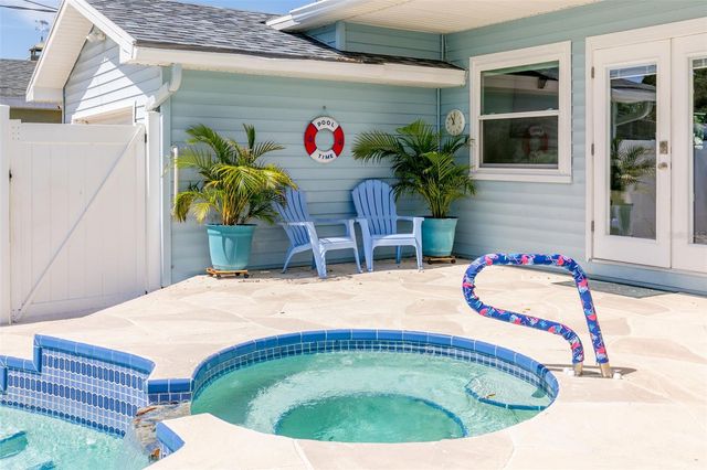 110 SUNSET DRIVE S, St Petersburg, FL 33707