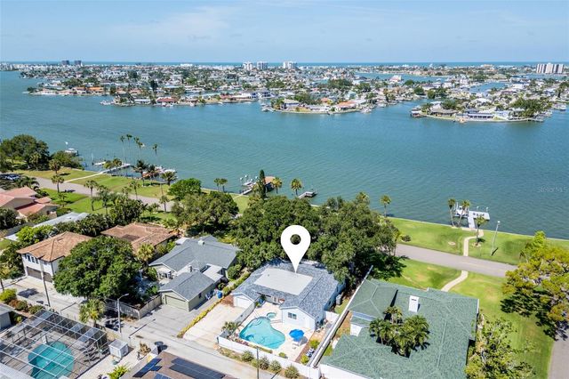 110 SUNSET DRIVE S, St Petersburg, FL 33707
