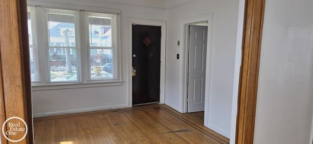 12080 St Aubin Street, Hamtramck, MI 48212