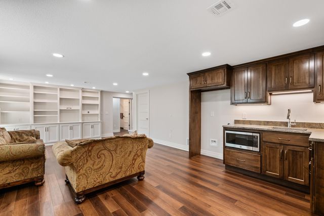 1721 E Beaumont St, Park City, KS 67219