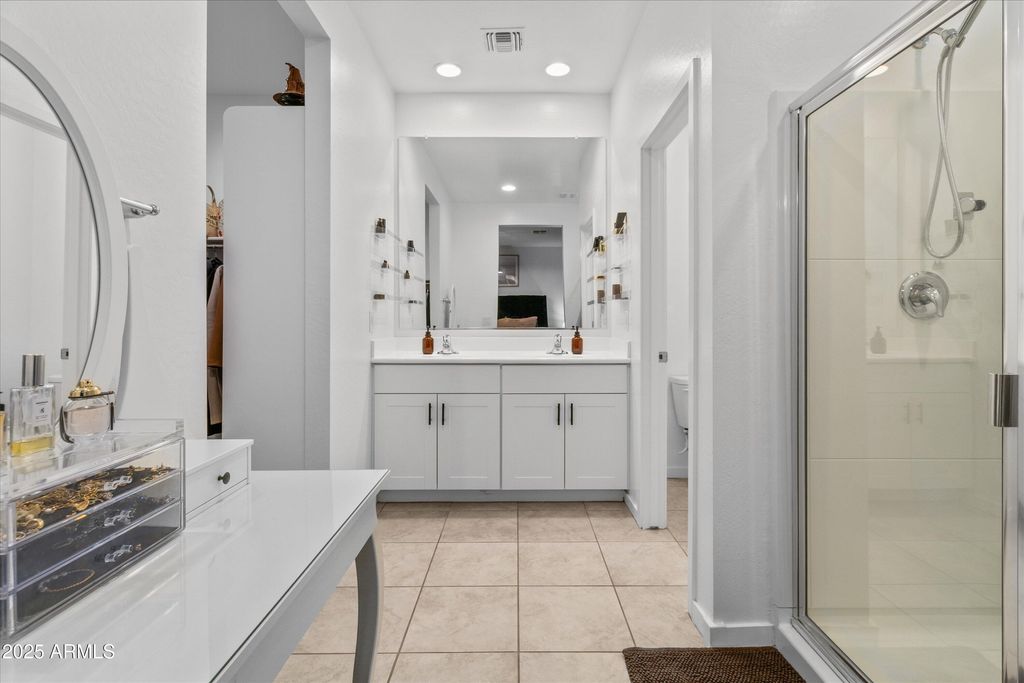 Image 31 of property listing at 17970 W Pierson Street, Goodyear, AZ 85395