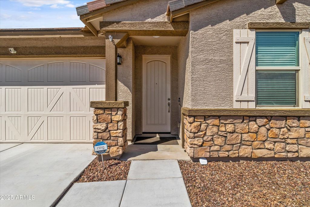 Image 7 of property listing at 17970 W Pierson Street, Goodyear, AZ 85395