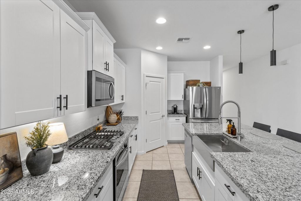 Image 9 of property listing at 17970 W Pierson Street, Goodyear, AZ 85395