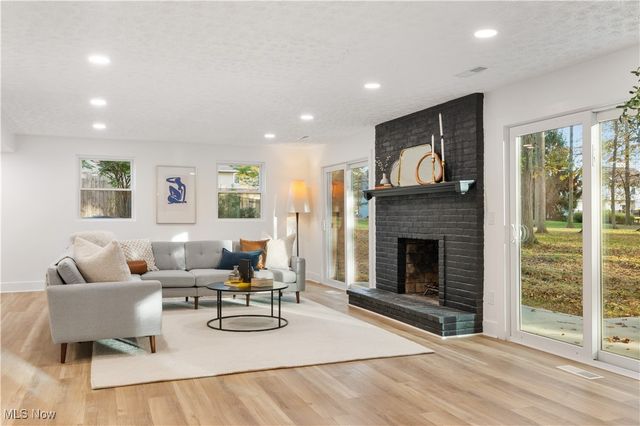 20121 Driftwood Court, Strongsville, OH 44149