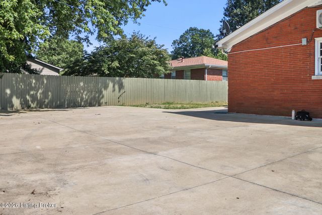3409 Peleske Dr, Louisville, KY 40216