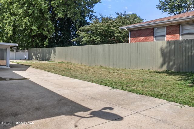3409 Peleske Dr, Louisville, KY 40216