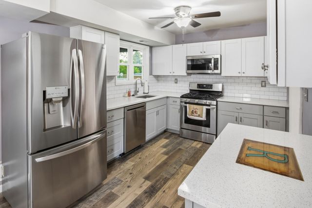 528 DENISE CT, Williamstown, NJ 08094