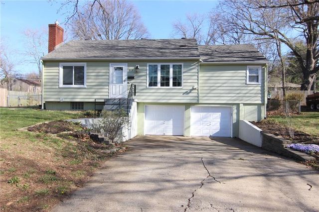 310 W 98th Street, Kansas City, MO 64114