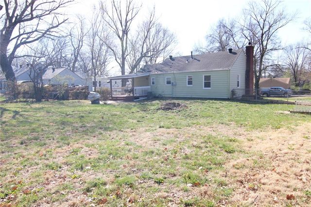 310 W 98th Street, Kansas City, MO 64114