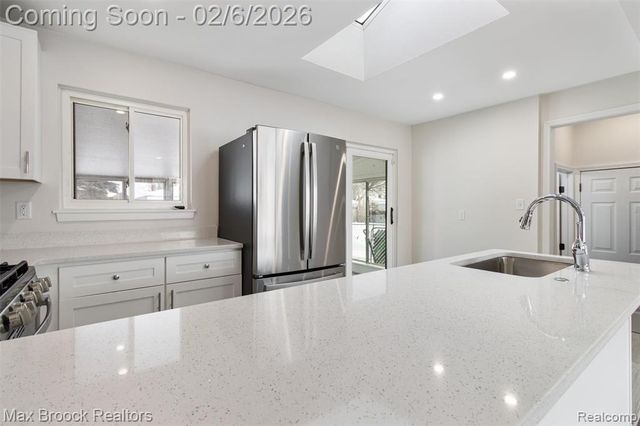 31358 Iroquois Drive, Warren, MI 48088