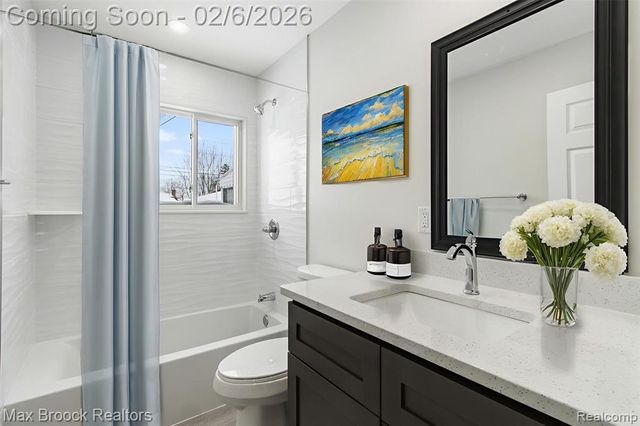 31358 Iroquois Drive, Warren, MI 48088