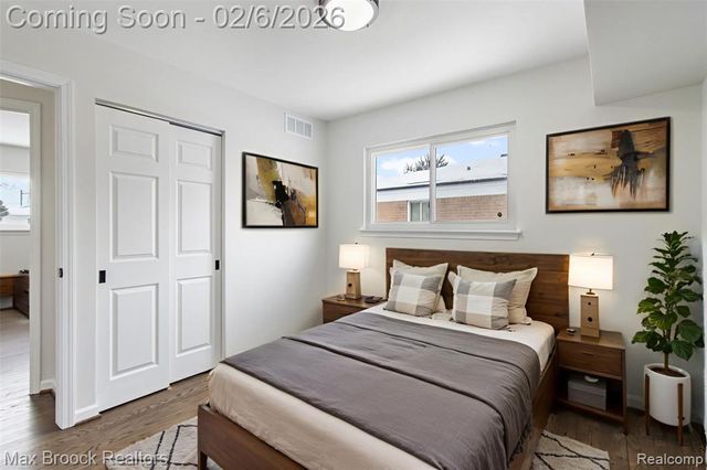 31358 Iroquois Drive, Warren, MI 48088