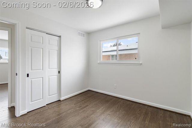 31358 Iroquois Drive, Warren, MI 48088