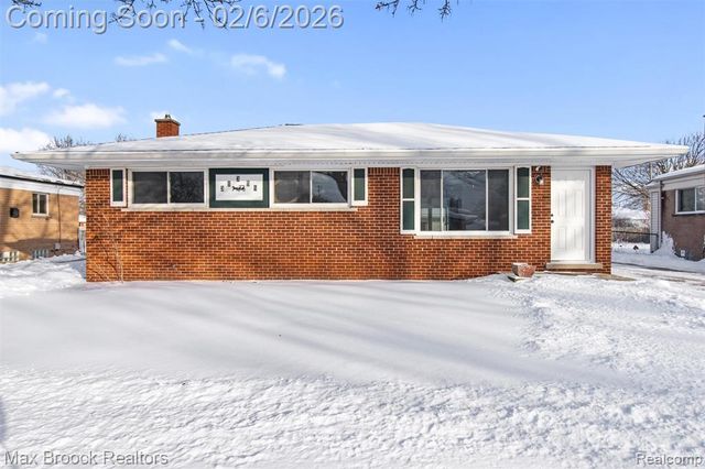 31358 Iroquois Drive, Warren, MI 48088