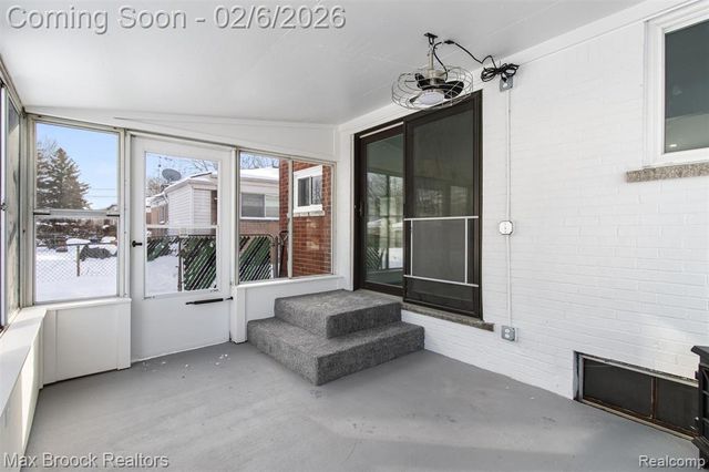 31358 Iroquois Drive, Warren, MI 48088