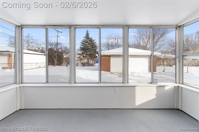 31358 Iroquois Drive, Warren, MI 48088