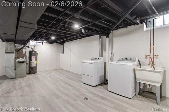 31358 Iroquois Drive, Warren, MI 48088