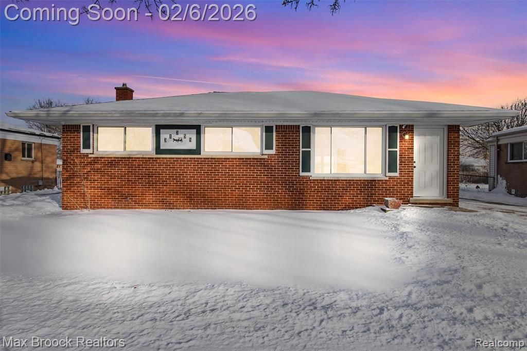 31358 Iroquois Drive, Warren, MI 48088