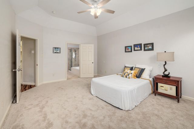 500 Red Hawk DR, Leander, TX 78641