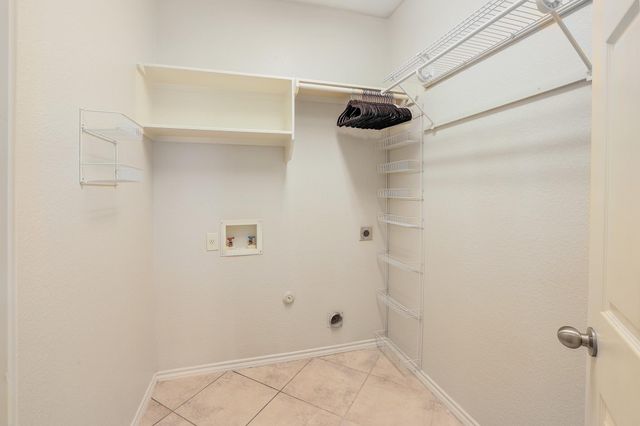 500 Red Hawk DR, Leander, TX 78641