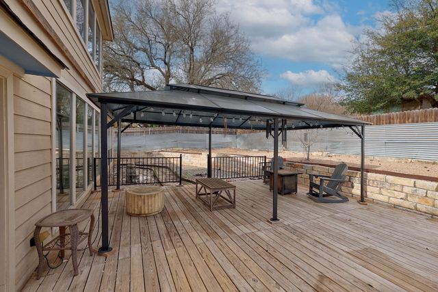 500 Red Hawk DR, Leander, TX 78641