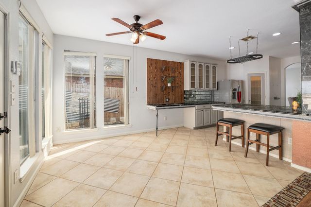 500 Red Hawk DR, Leander, TX 78641