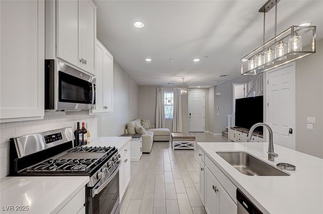 510 Celebratory Place, Henderson, NV 89011