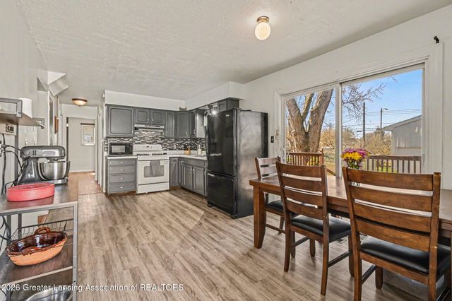 3630 Brighton Drive, Lansing, MI 48911