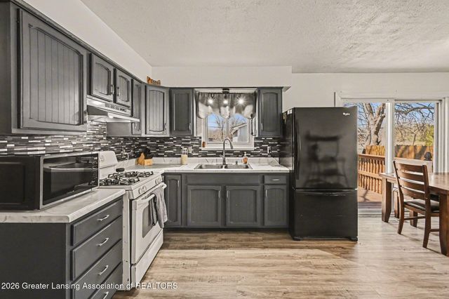 3630 Brighton Drive, Lansing, MI 48911