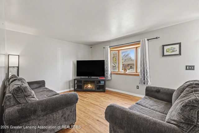 3630 Brighton Drive, Lansing, MI 48911
