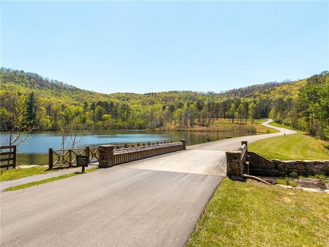 245 Smokerise Court, Ellijay, GA 30536