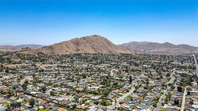 11822 Kingston, Grand Terrace, CA 92313
