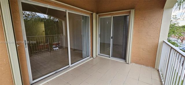 3830 Lyons Rd 301-3, Coconut Creek, FL 33073