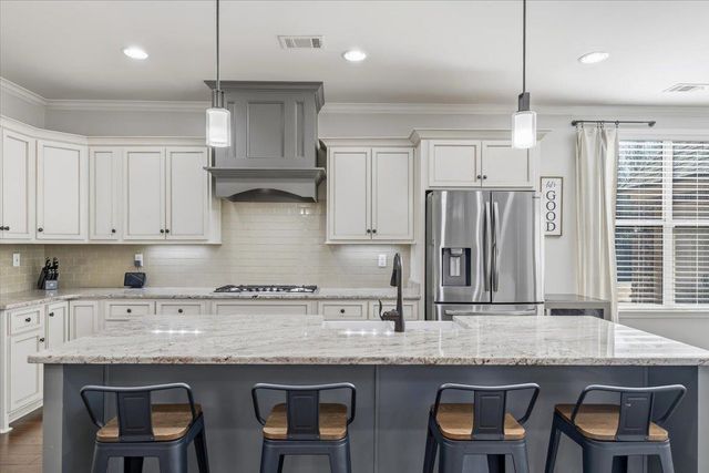 405 SAUNDERS CREEK CIR, Rossville, TN 38066