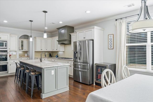 405 SAUNDERS CREEK CIR, Rossville, TN 38066