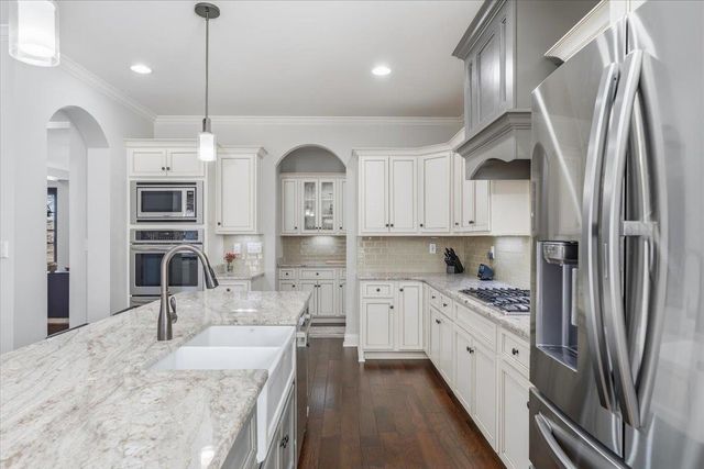 405 SAUNDERS CREEK CIR, Rossville, TN 38066