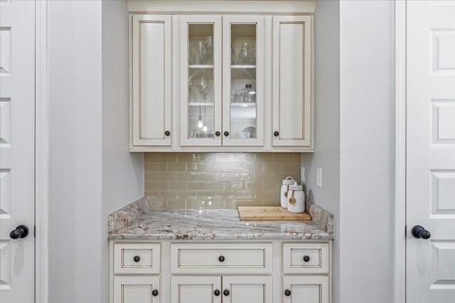 405 SAUNDERS CREEK CIR, Rossville, TN 38066