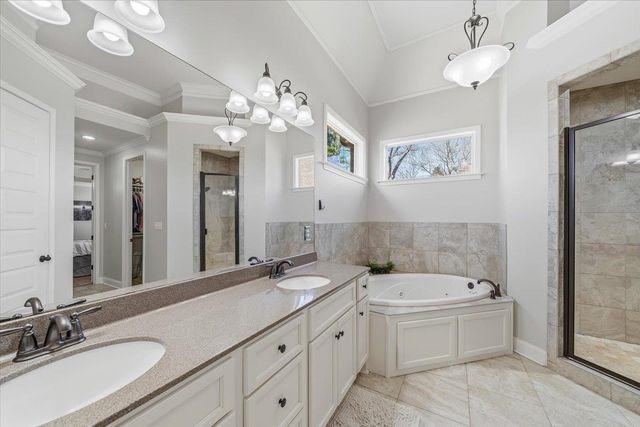 405 SAUNDERS CREEK CIR, Rossville, TN 38066