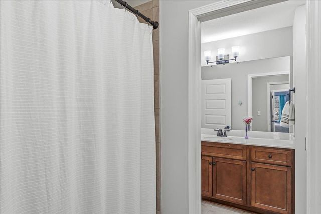 405 SAUNDERS CREEK CIR, Rossville, TN 38066