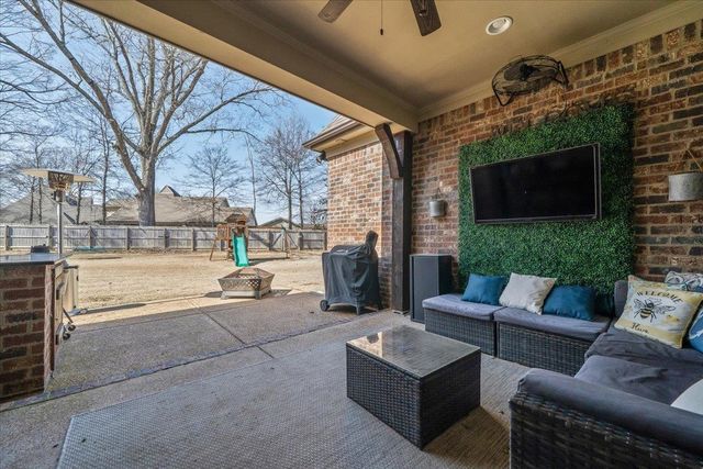 405 SAUNDERS CREEK CIR, Rossville, TN 38066