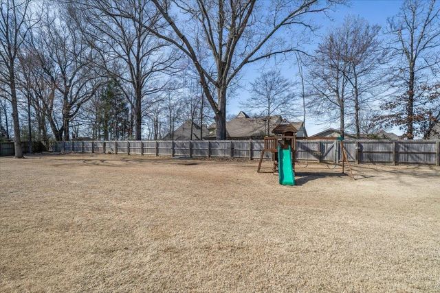 405 SAUNDERS CREEK CIR, Rossville, TN 38066