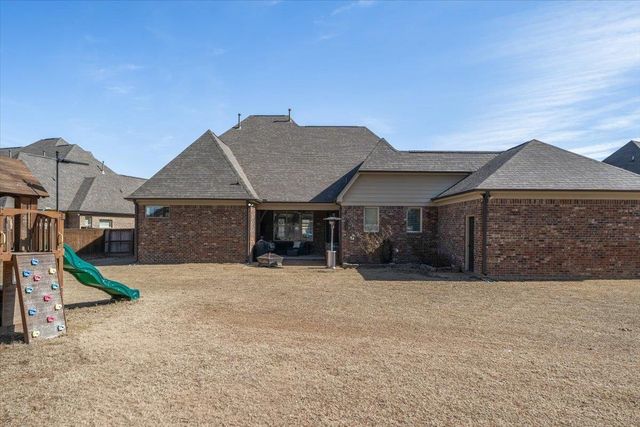 405 SAUNDERS CREEK CIR, Rossville, TN 38066
