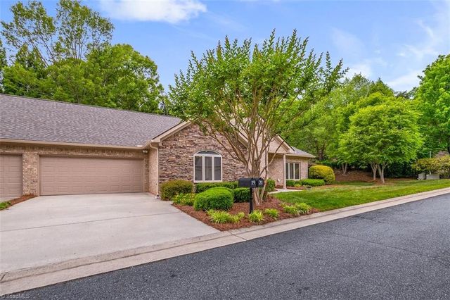 21 AnnaLisa Drive, Greensboro, NC 27455