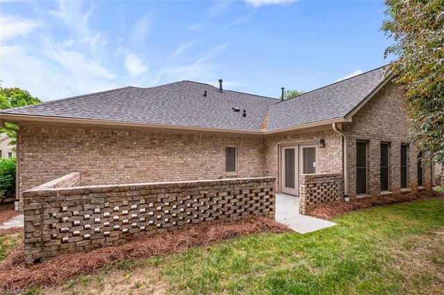 21 AnnaLisa Drive, Greensboro, NC 27455