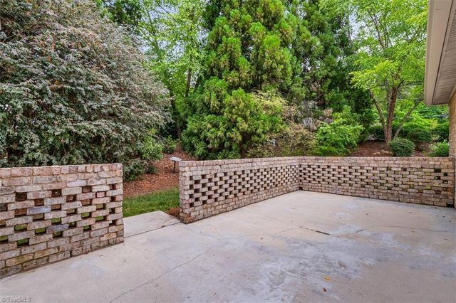 21 AnnaLisa Drive, Greensboro, NC 27455
