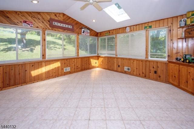 29 Clove Rd, Wantage Twp., NJ 07461