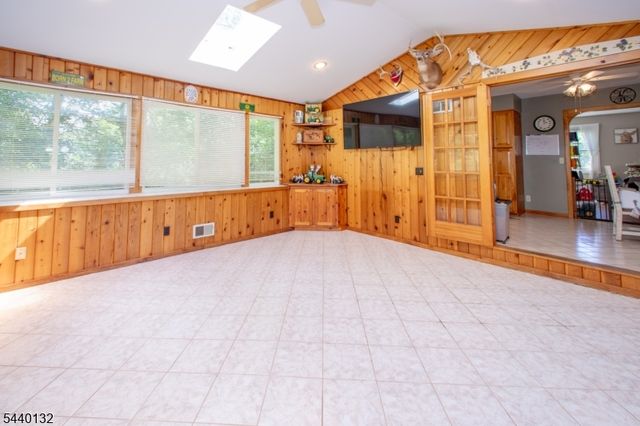 29 Clove Rd, Wantage Twp., NJ 07461