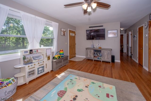 29 Clove Rd, Wantage Twp., NJ 07461