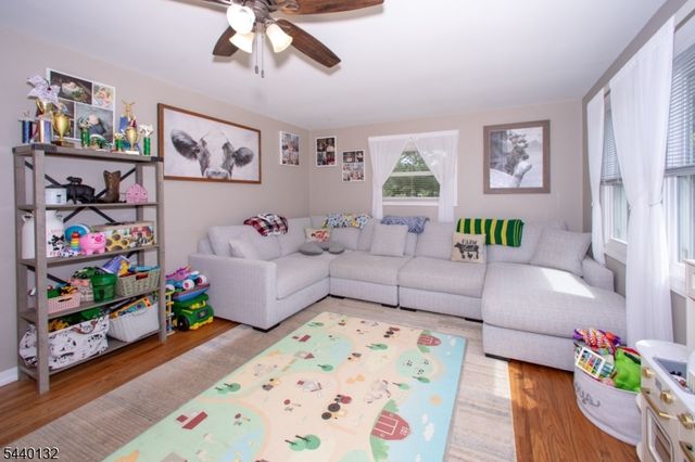29 Clove Rd, Wantage Twp., NJ 07461